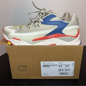 The North Face Womens Vectiv Trail Shoe, Size 6.5